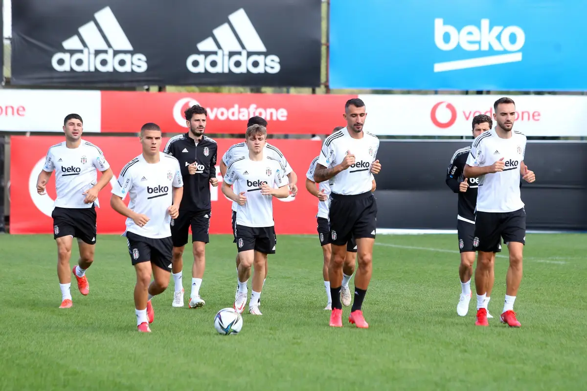 Beşiktaş, Antalyaspor maçı hazırlıklarına ara vermeden başladı