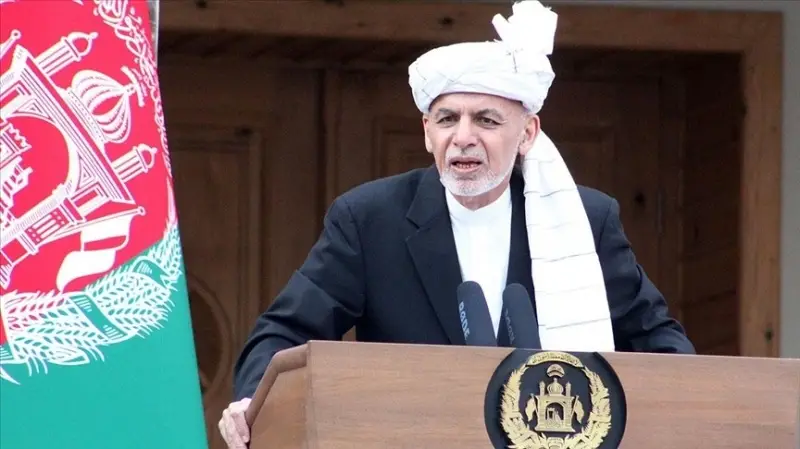 Eski Afganistan Cumhurbaşkanı Gani, halkından özür diledi