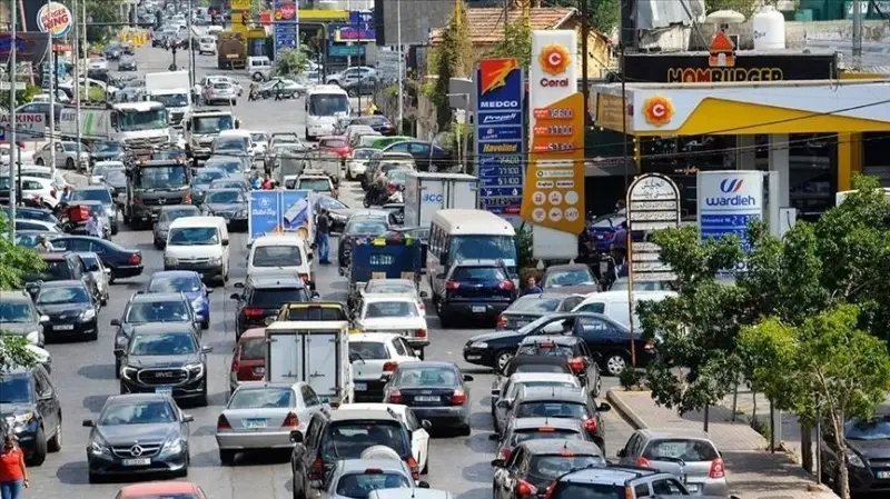 Lübnan'da güvenlik zafiyeti ve benzin kıtlığı nedeniyle akaryakıt istasyonlarının yüzde 90'