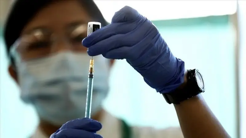 Yabancı madde saptanan Moderna'nın 1,6 milyon dozdan fazla aşısı Japonya'da toplatılacak