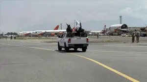 ABD askerlerinin terk ettiği Kabil Havaalanı'nı AA görüntüledi