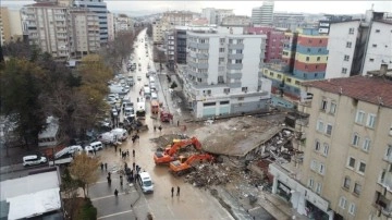 "Asrın felaketi"nden etkilenen Gaziantep'te şişman transfer parasız başlıyor