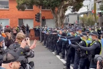 Avustralya'da karantina karşıtı gösterilerde arbede: 267 gözaltı
