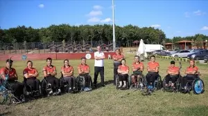 Bakan Kasapoğlu, paralimpik sporcuları ziyaret etti
