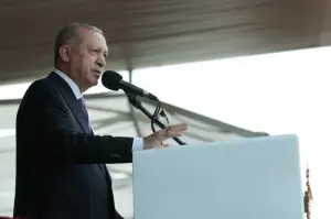 Cumhurbaşkanı Erdoğan: “Genç teğmenlerimizle beraber yarınlara yürüyoruz”