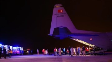 Depremlerde vurulan 30 isim TSK'nın kargo uçağıyla İstanbul'a getirildi