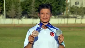 Dünya ikincisi işitme engelli atlet Aysun Akay'ın hedefi yaz olimpiyatları
