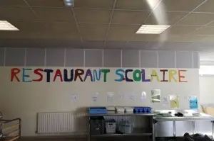Fransa’da yemekhane ücreti ödenmeyen 7 yaşındaki çocuk zabıtayla eve gönderildi