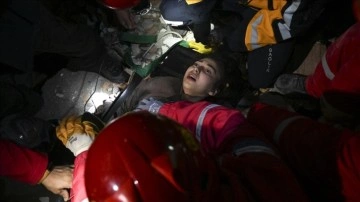 Hatay'da ikisi bebek 4 insan depremden 46 sayaç sonraları enkazdan sağ çıkarıldı