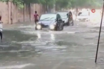 Hindistan’da aşırı yağışların yol açtığı kazalarda 40 kişi öldü