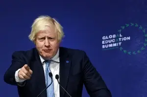 İngiltere Başbakanı Johnson kabinede değişikliğe gidiyor
