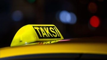 İstanbul'da taksiciler vatandaşların deprem yardımlarını parasız taşıyacak