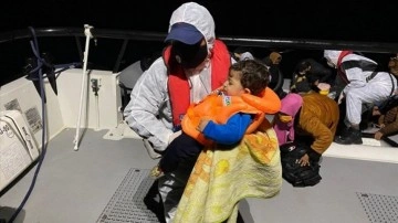İtalyan gazetesi, Yunanistan'ın Ege Denizi'nde düzensiz göçmenleri geri itmesini işledi