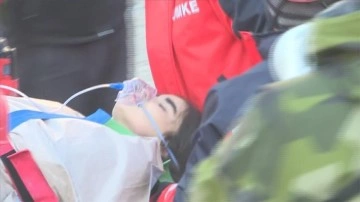 Kahramanmaraş'ta ortak bebek depremden 133 saat sonraları enkazdan çıkarıldı