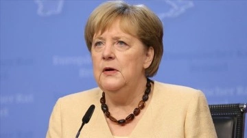 Merkel genel seçimde oyunu mektupla kullanacak