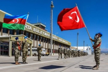 MSB: 'Azerbaycan ve Somalili misafir askerler komando eğitimlerini başarıyla tamamladı'