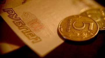Rus rublesinin 2024'e kadar dolar karşısında zayıflaması bekleniyor