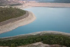 Suların çekildiği Mehmetli Barajı alarm veriyor