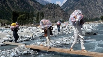 Uluslararası camianın selden etkilenen Pakistan'a dayanak lafı 10 bilyon doları aştı
