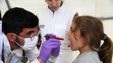 "Yeryüzü Doktorları" Adıyaman'da depremzedelere onma dağıtıyor